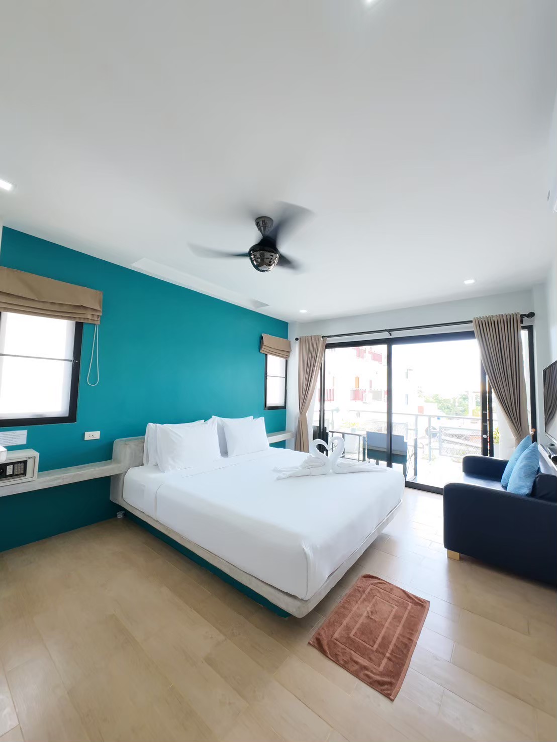 Deluxe Double Room with Balcony